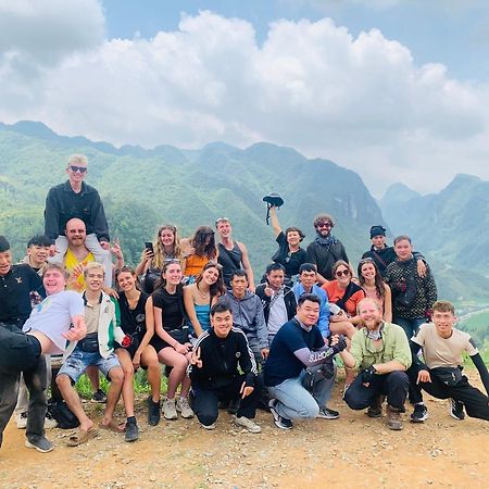 Ha Giang Safari Hostel & Motorbikes Exterior photo
