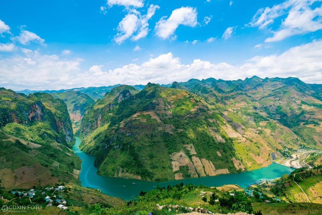 Ha Giang Safari Hostel & Motorbikes Exterior photo