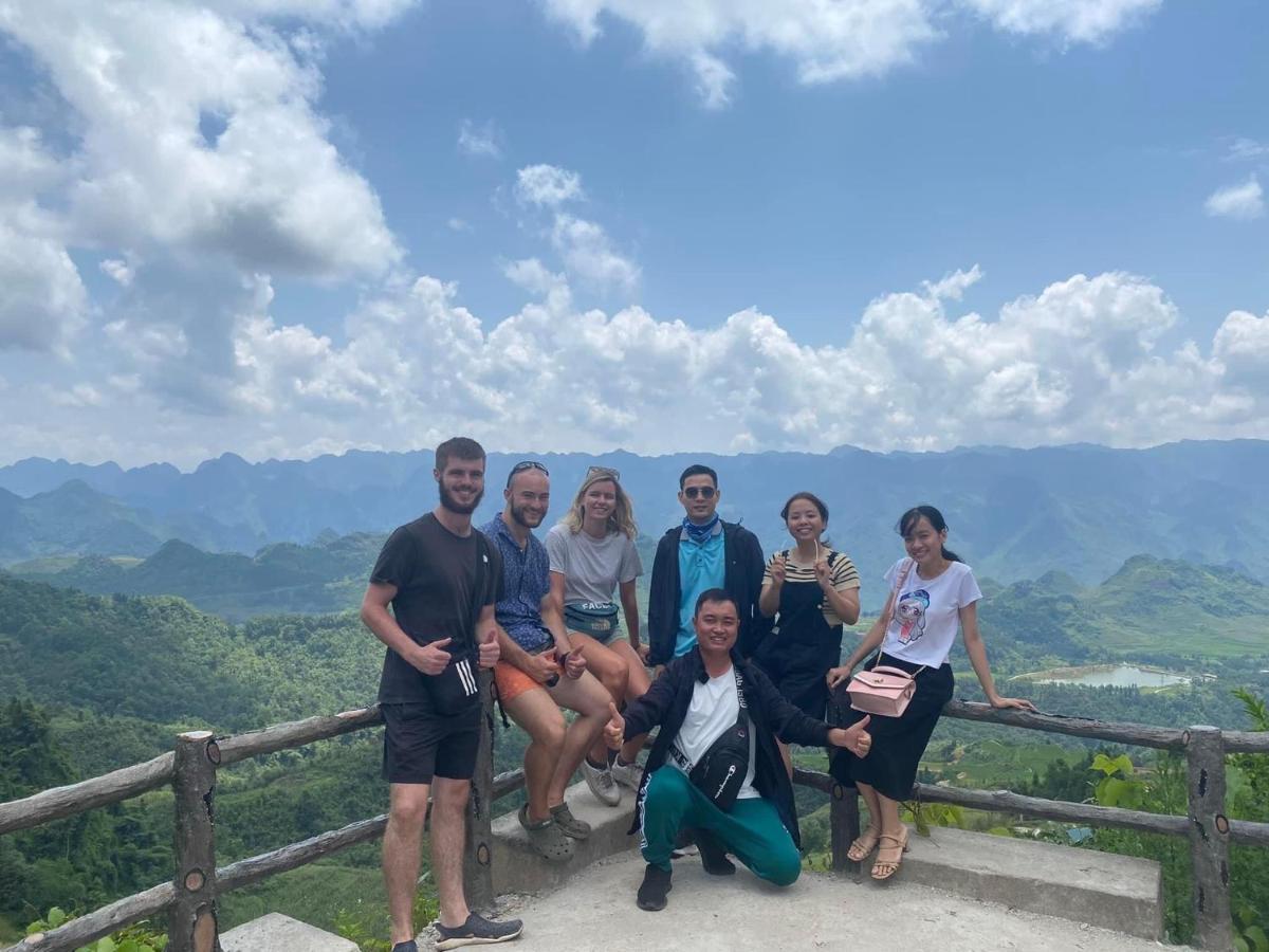 Ha Giang Safari Hostel & Motorbikes Exterior photo