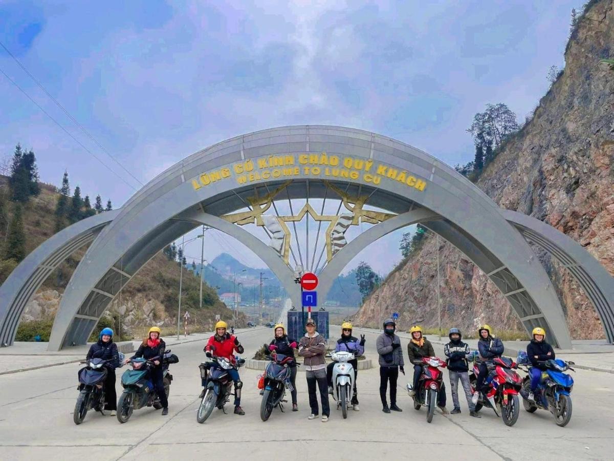 Ha Giang Safari Hostel & Motorbikes Exterior photo