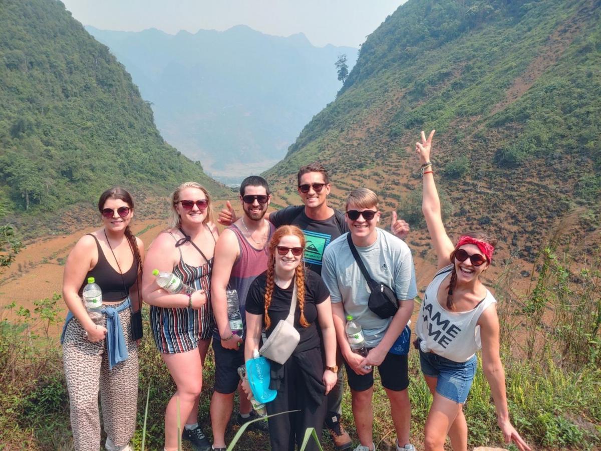 Ha Giang Safari Hostel & Motorbikes Exterior photo
